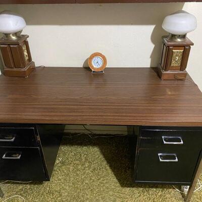 5 drawer office desk (accessories not included)