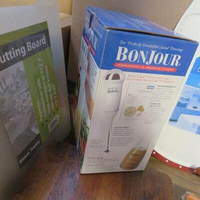 Cake & Pie Servers (Taiwan) & Bonjour Salad Dressing Bottle LOT