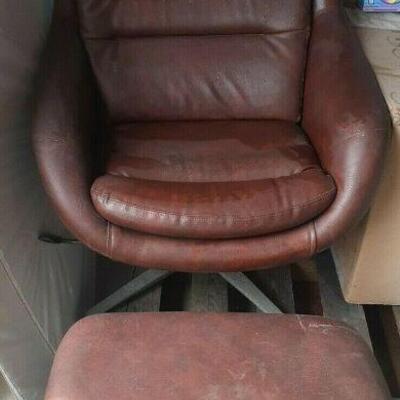 VL8003 MidCentury Modern Brown Leather Swivel Armchair With Ottoman LOCAL PICKUP	BIN	https://www.ebay.com/itm/115016463601		 $39.99 
