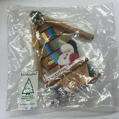 https://www.ebay.com/itm/124963978240	NC545 VINTAGE EMQEE CORP HAWAII CHRISTMAS ORNAMENT EXECUTIVE SANTA NEW UNOPENED		Auction Starts...