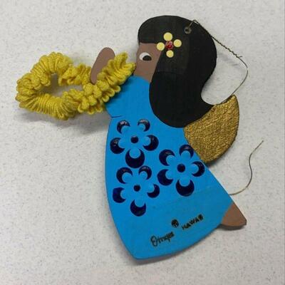 https://www.ebay.com/itm/124963806373	NC541 VINTAGE EMQEE CORP HAWAII CHRISTMAS ORNAMENT BLUE ANGEL GIRL		Auction Starts 10/22/2021 10 PM

