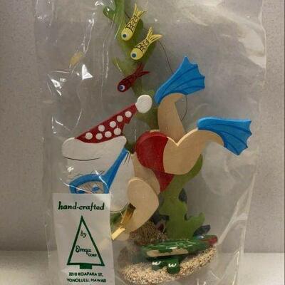https://www.ebay.com/itm/115055883106	NC543 VINTAGE EMQEE CORP HAWAII CHRISTMAS ORNAMENT SCUBA SANTA NEW UNOPENED 		Auction Starts...