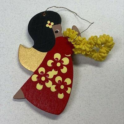 https://www.ebay.com/itm/115055789462	NC538 VINTAGE EMQEE CORP HAWAII CHRISTMAS ORNAMENT RED ANGEL GIRL		Auction Starts 10/22/2021 10 PM
