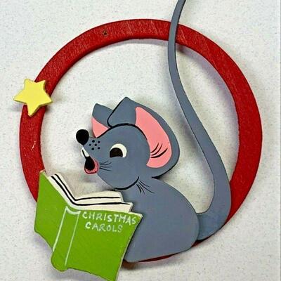 https://www.ebay.com/itm/115055789467	NC536 VINTAGE EMQEE CORP HAWAII CHRISTMAS ORNAMENT CAROLING MOUSE		Auction Starts 10/22/2021 10 PM
