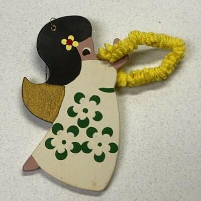 https://www.ebay.com/itm/124963822018	NC537 VINTAGE EMQEE CORP HAWAII CHRISTMAS ORNAMENT WHITE ANGEL GIRL		Auction Starts 10/22/2021 10 PM
