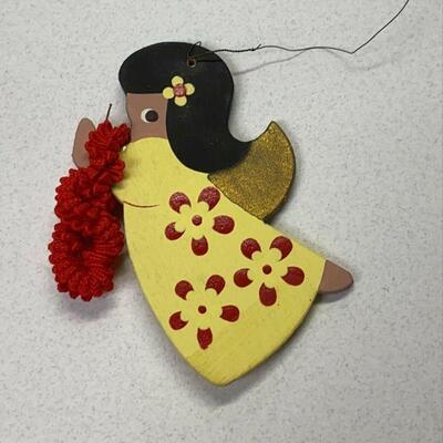https://www.ebay.com/itm/124963822023	NC540 VINTAGE EMQEE CORP HAWAII CHRISTMAS ORNAMENT YELLOW ANGEL GIRL 2		Auction Starts 10/22/2021...
