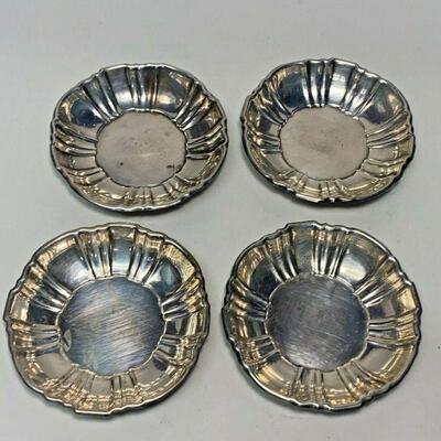ME1047 STERLING SILVER SET OF SMALL DISHES	BIN	https://www.ebay.com/itm/115016449523		 $79.99 
