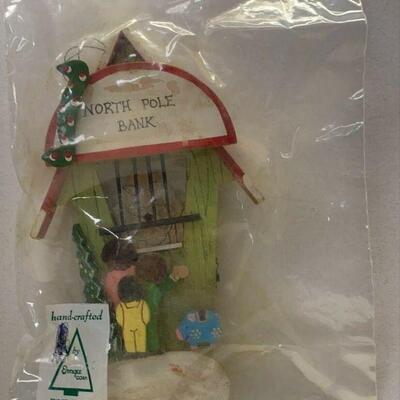 https://www.ebay.com/itm/115055883110	NC555 VINTAGE EMQEE CORP HAWAII CHRISTMAS ORNAMENT NORTHPOLE BANK 3 NEW UNOPENED		Auction Starts...