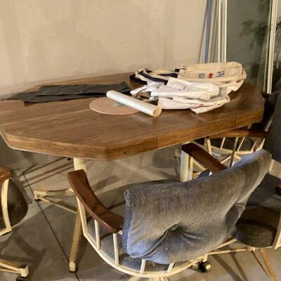 Table & 4 chairs