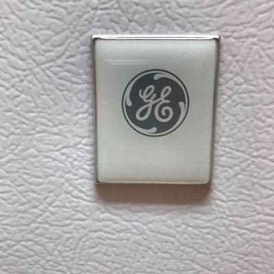 GE Stand or Sit down freezer
28"x27"x55"