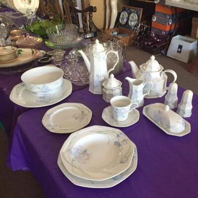 Christphher Steuart Dish Set