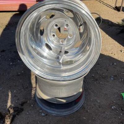 #1050 â€¢ 2 Chrome 15â€ Rims: 2 Chrome 15â€ Rims 5 Lug. 