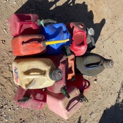 #1070 â€¢ 12 Gas Cans 2 Gallons Up to 5 Gallons: 