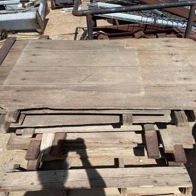 #1255 â€¢ Wooden Trailer Walls

