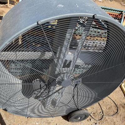 #1240 â€¢ Shop Fan