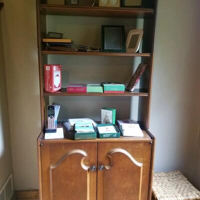 Storage hutch
