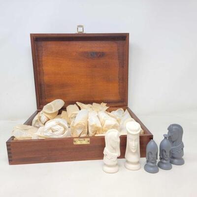 #2924 â€¢ 32 Piece Chess Set