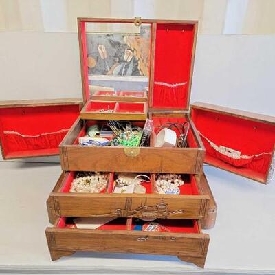 #5554 â€¢ Engraved Jewlery Box with Costume Jewlery
