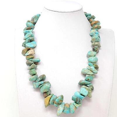 #960 â€¢ Native American Chunky Turquoise Nugget Necklace. Measures Approx 20in. 