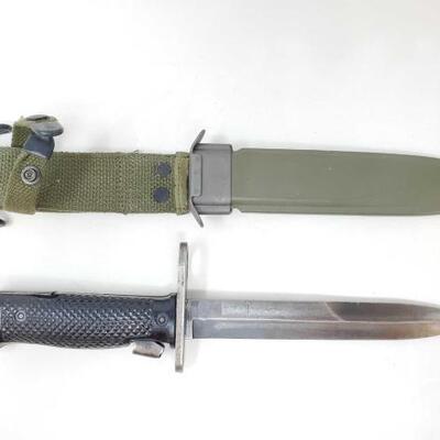 #2580 â€¢ U.S. M6 Aerial 6.75" Bayonet with Case: Blade Measures Approx 6.75".