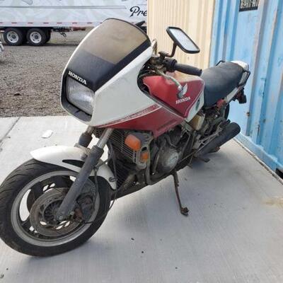 Lot 195: Year: 1983
Make: Honda
Model: VF750F
Vehicle Type: Motorcycle
Mileage:
Plate: NO ODO
ody Type:
Trim Level:
Drive Line:
Engine...
