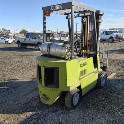#192 â€¢ Clark GPS17 Fork lift