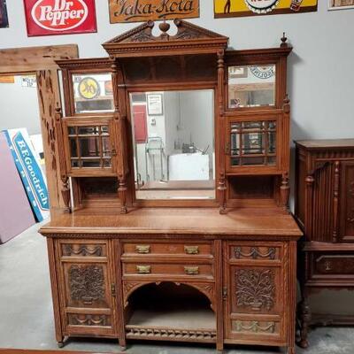 #2920 â€¢ Wooden Hutch: Wooden Hutch Approximate Measurements: Height: 8'5" Length:6' Width: 2'. 