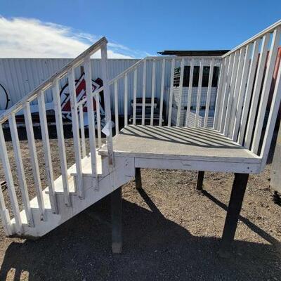 80134 â€¢ Outdoor Staircase: Measures 87"Ã—48"Ã—75".