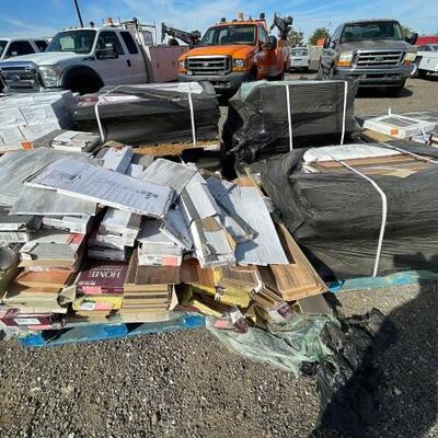 #89004 â€¢ 2 Pallets of Laminate and Vinyl Flooring.