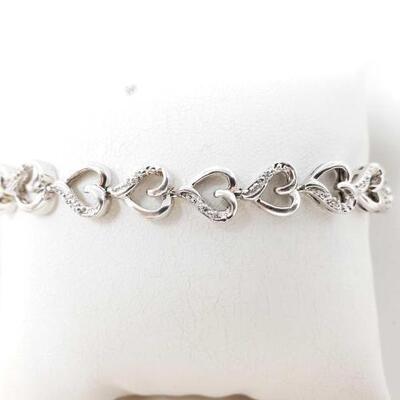 #922 â€¢ Sterling Silver Heart Bracelet, approx 13.8grams. 