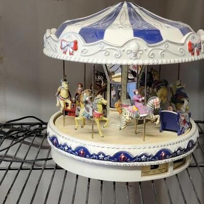 #5032 â€¢ Mr.Christmas Carousel

