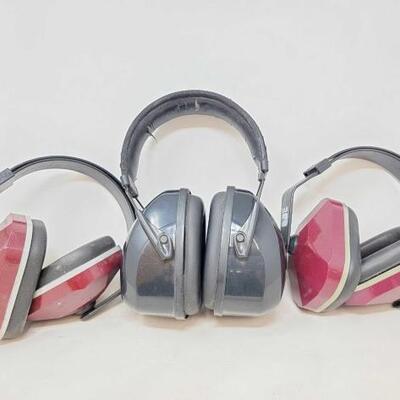 #2632 â€¢ (3) Ear Muffs
 included pair of Howard Leight Ear Muffs. 