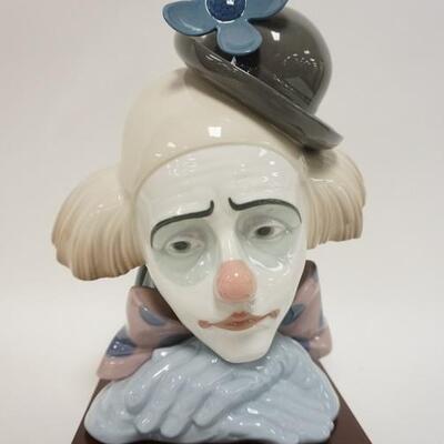 1150	LLADRO CLOWN BUST, COMES W/WOODEN BASE, 10 1/2 IN HIGH
