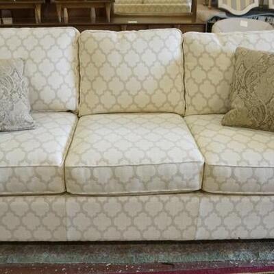 1237	BASSETT UPHOLSTERED SOFA APP. 82 IN W 
