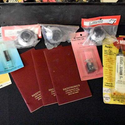Tung-Sol Service Case - Box Contents