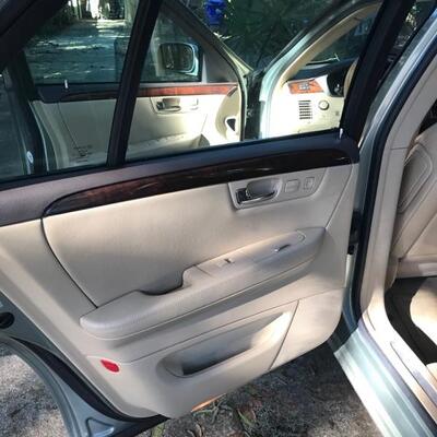  luxury fully loaded 2007 Cadillac DTS in the color Silk with cream leather upholstery with the low mileage of 42000 $10,000