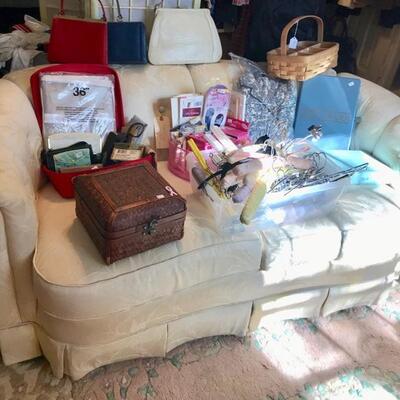 loveseat $175