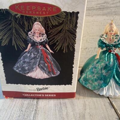 NIB 1995 Holiday Series Barbie Keepsake Ornament