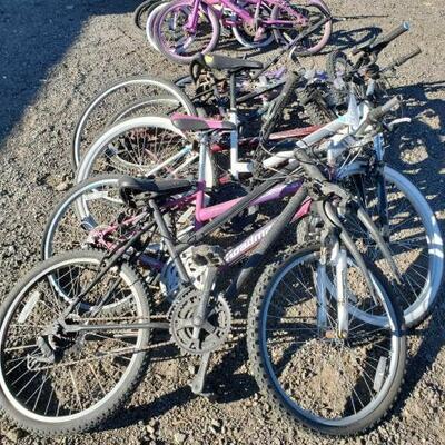 #10036 â€¢ (6) Bicycles: Some Are Missing Seats or Tires Brands Include Colombia, Roadmaster, Huffy, Magna and More!. 