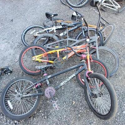 #10028 â€¢ (5) Bicycles: Brands Include Soder, Genesis, Ambush, Dimondback and Other