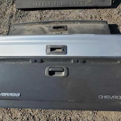 #506 â€¢ (3) Chevrolet Tailgates
. 