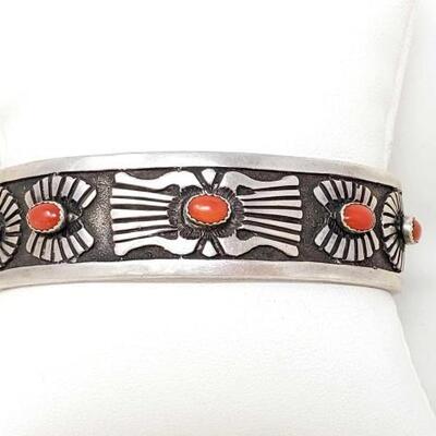 #624 â€¢ Important Ricky Martinez Vintage Native American Navajo Coral Concho Sterling Silver Bracelet: : This is a stunning vintage...