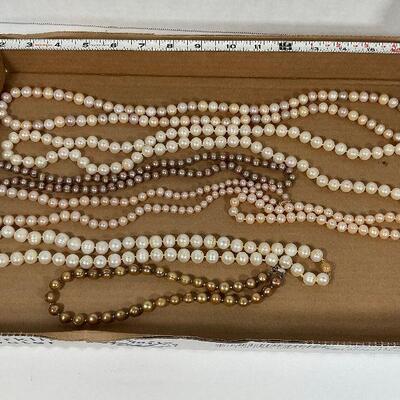 Pearl Necklaces - Lot