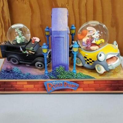 #4034 â€¢ Disney Who Framed Roger Rabbit Snow Globe: Measures Approx 14.5"x6"x9". 