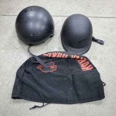 #4010 â€¢ 2 Helmets One Is Harley Davidson Size M Second One Is Size L
