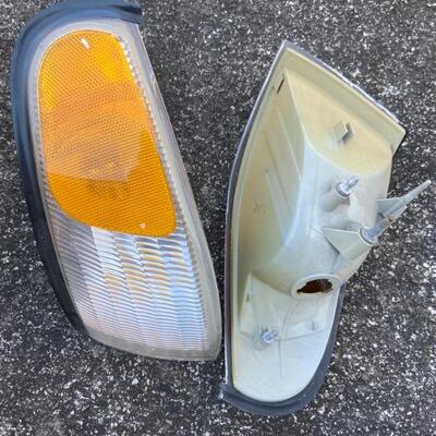 2 Side Marker Lights - 1994 Mustang