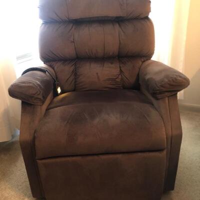 Golden Electronic Lift Chair $250