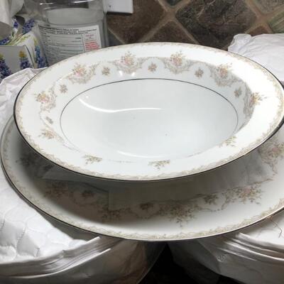 Sango 40pc China Set $75