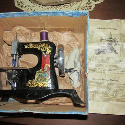 Antique Carsige model 50 toy sewing machine