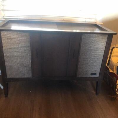 Vintage Console Stereo 